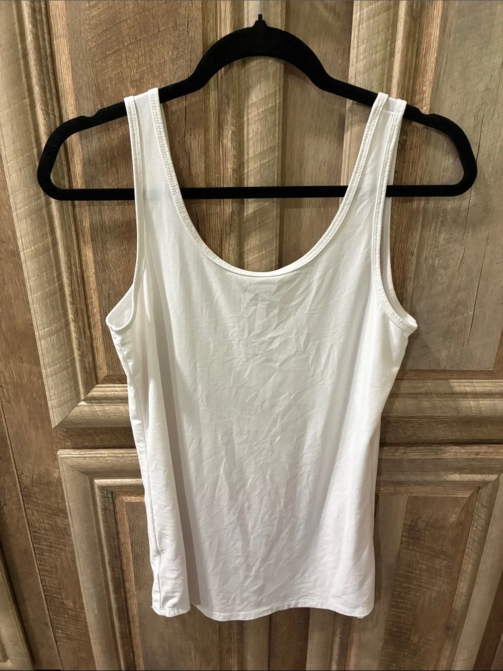 No Boundaries White Scoop Neck Tank Top - Picture 3 of 9